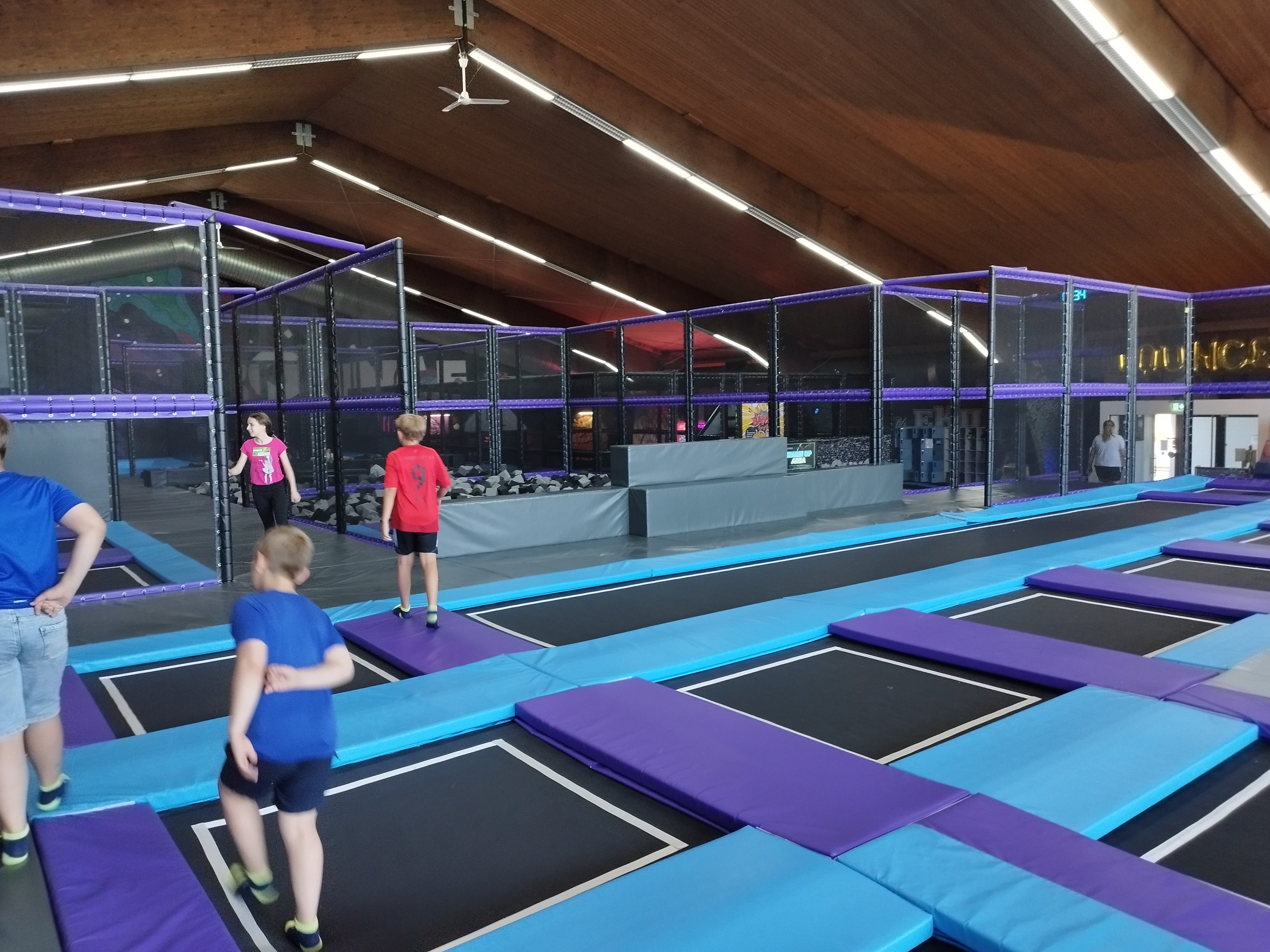 BOUNCE Trampolin 2